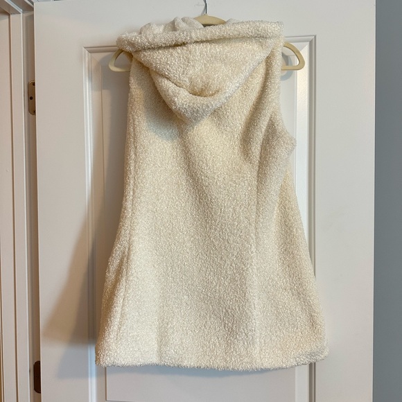 Dudley Stephens Cream Hooded Vest - Picture 4 of 4
